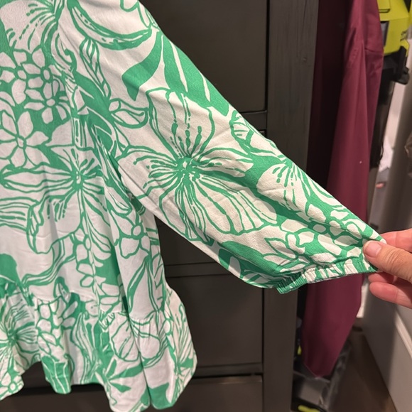 Lilly Pulitzer Blouse! - Picture 2 of 6